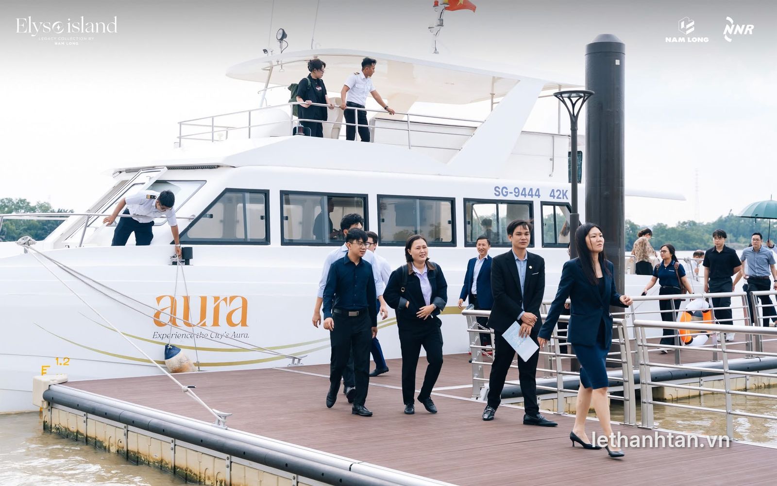 Du thuyền Aura cập bến du thuyền Elyse Island