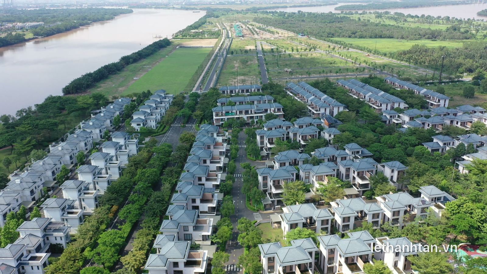 Sông Đồng Nai và đảo Đại Phước nhìn về phía TP.HCM từ flycam
