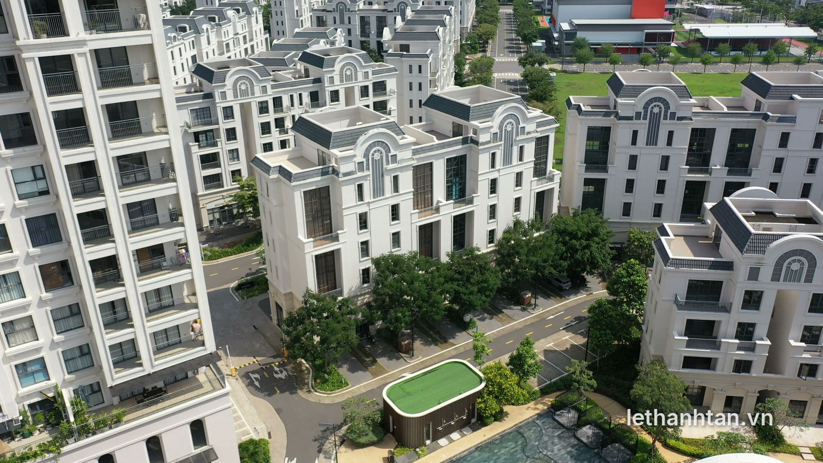 Phân khu Zone 6 Le Centre Swanbay với các tòa nhà phong cách Pháp